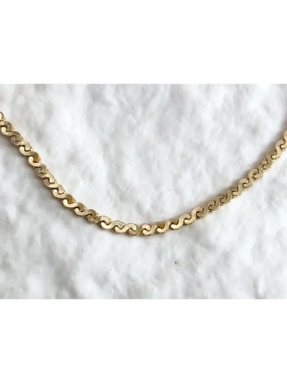 Gold Toned Serpentine Chain Minimalist 80's Vintage Bracelet
